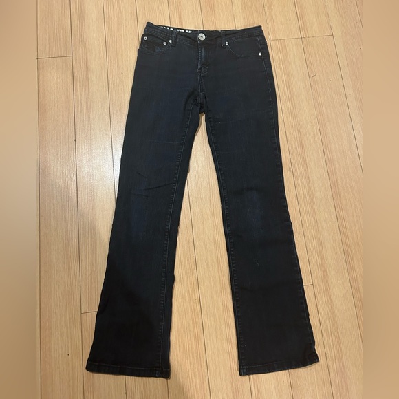 Y2K, straight leg, dark wash jeans. Lola jeans, Simona-blk. - Picture 2 of 7